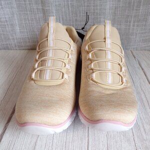 Athletic Works Women’s Cream Bungee Slip On Sneakers, Size 7.5